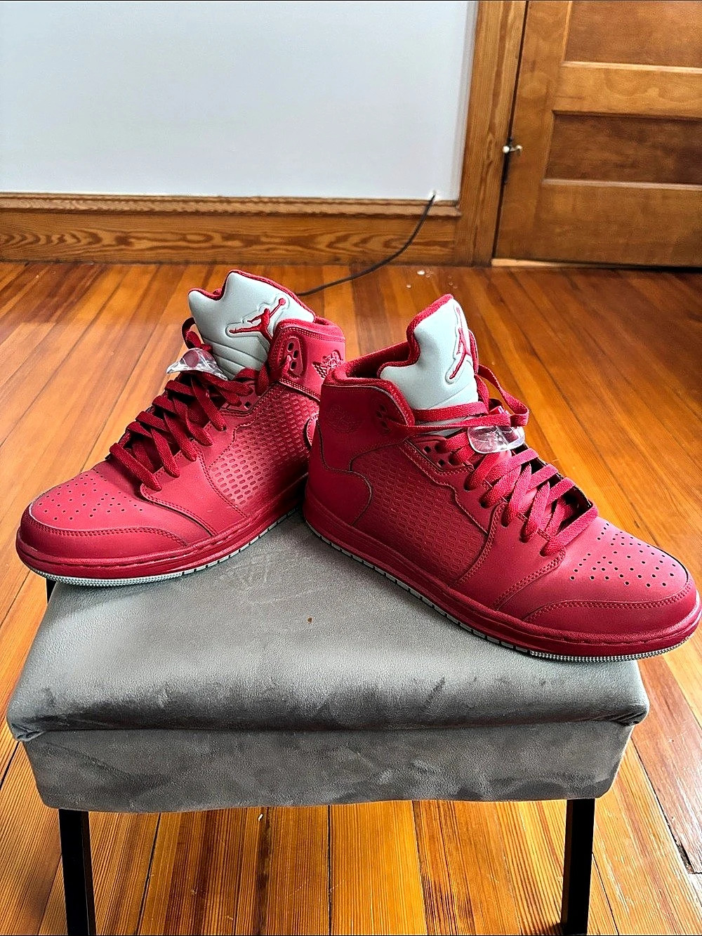 Jordan Air Jordan 1 High Top Sneakers in Red & White US 10